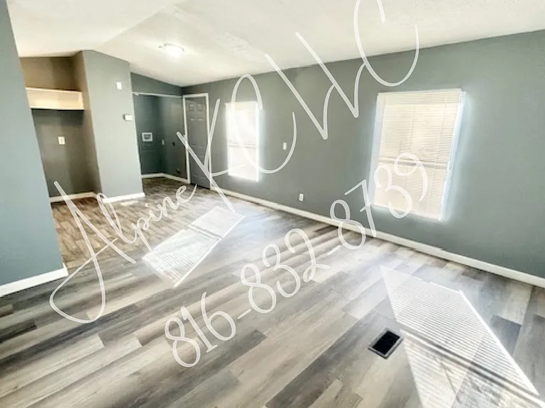 5601 SW Lakefront Ln S #28 — Photo 1