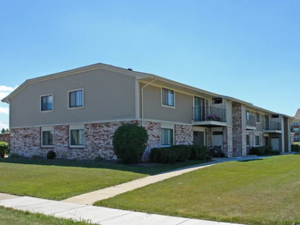 3050 86th St APT 7, Sturtevant, WI 53177
