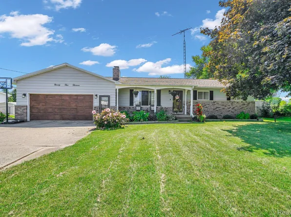 9513 W Pierson Rd, Flushing, MI 48433