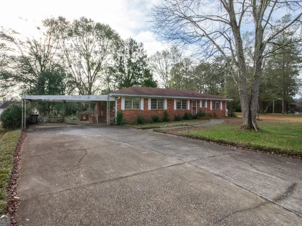 2 Gordy Pl, Newnan, GA 30263