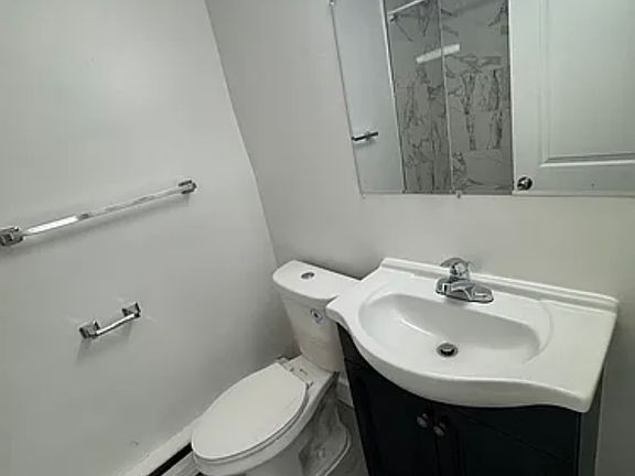 4th image of 533-535 McKinley St #1A