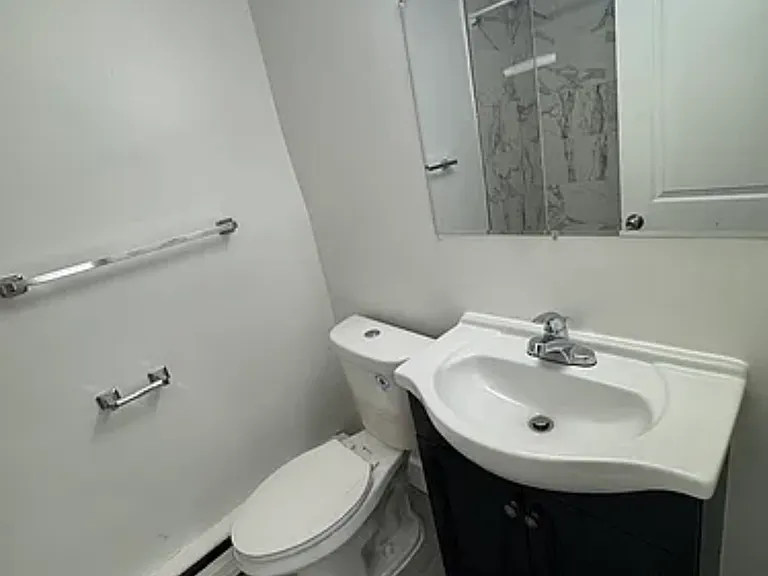 533-535 McKinley St #1A — Photo 4