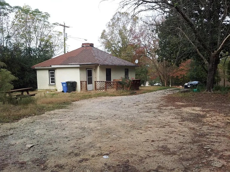1501 Kirkland Rd — Photo 1