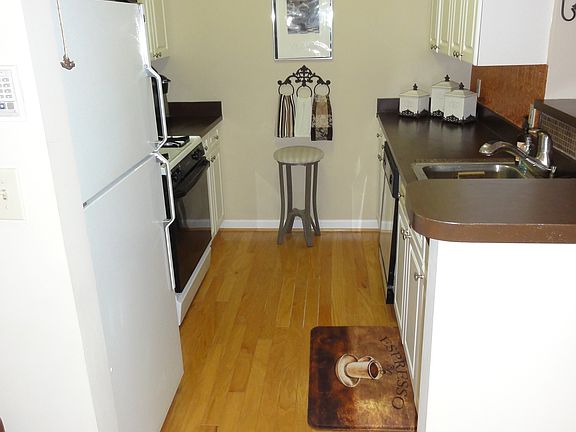 4th image of 2204 Westcourt Ln APT 315
