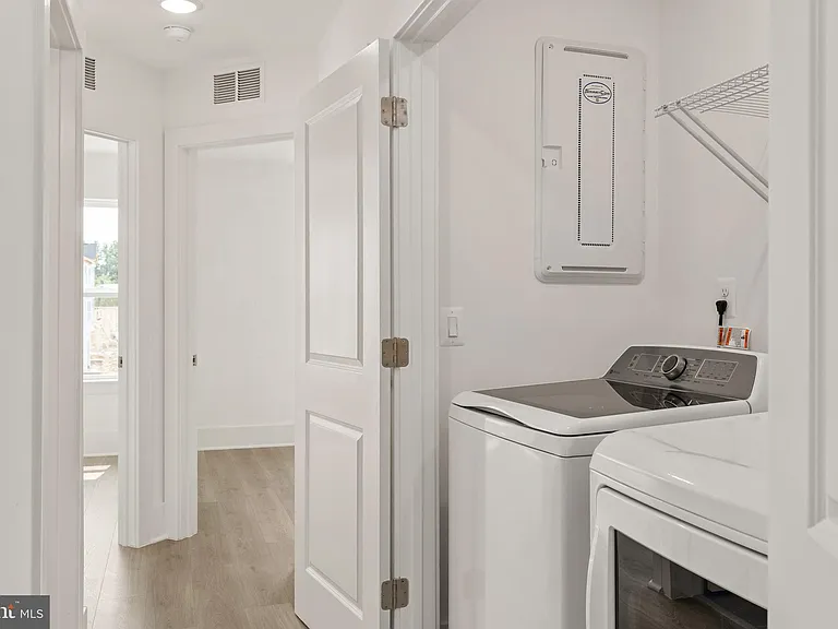 9207 Forkleaf Oak Dr — Photo 45