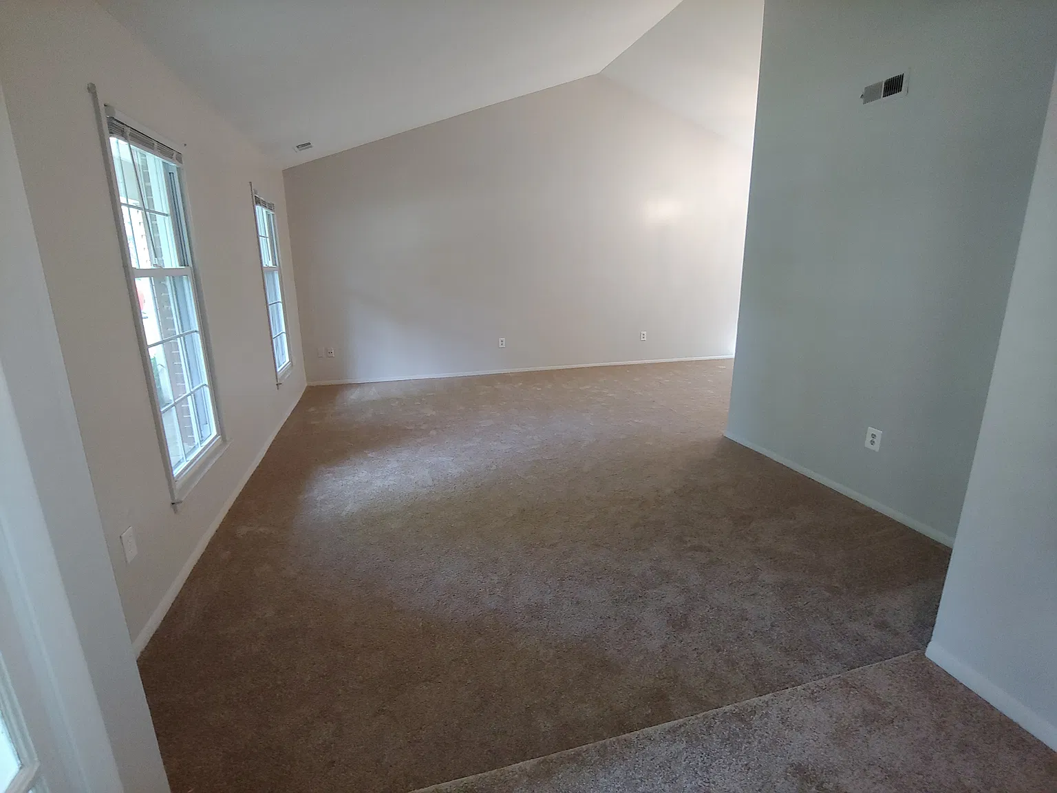 3 bed, 1595 sqft, $3,075 — Photo 4