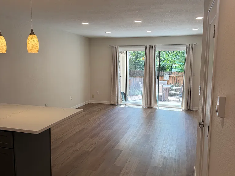 525 N Midland Ave #3 — Photo 6