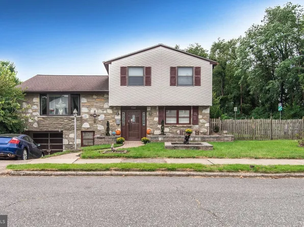 468 Pinewood Rd, Philadelphia, PA 19116