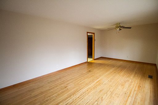 4th image of 1518 N Tennessee Blvd
