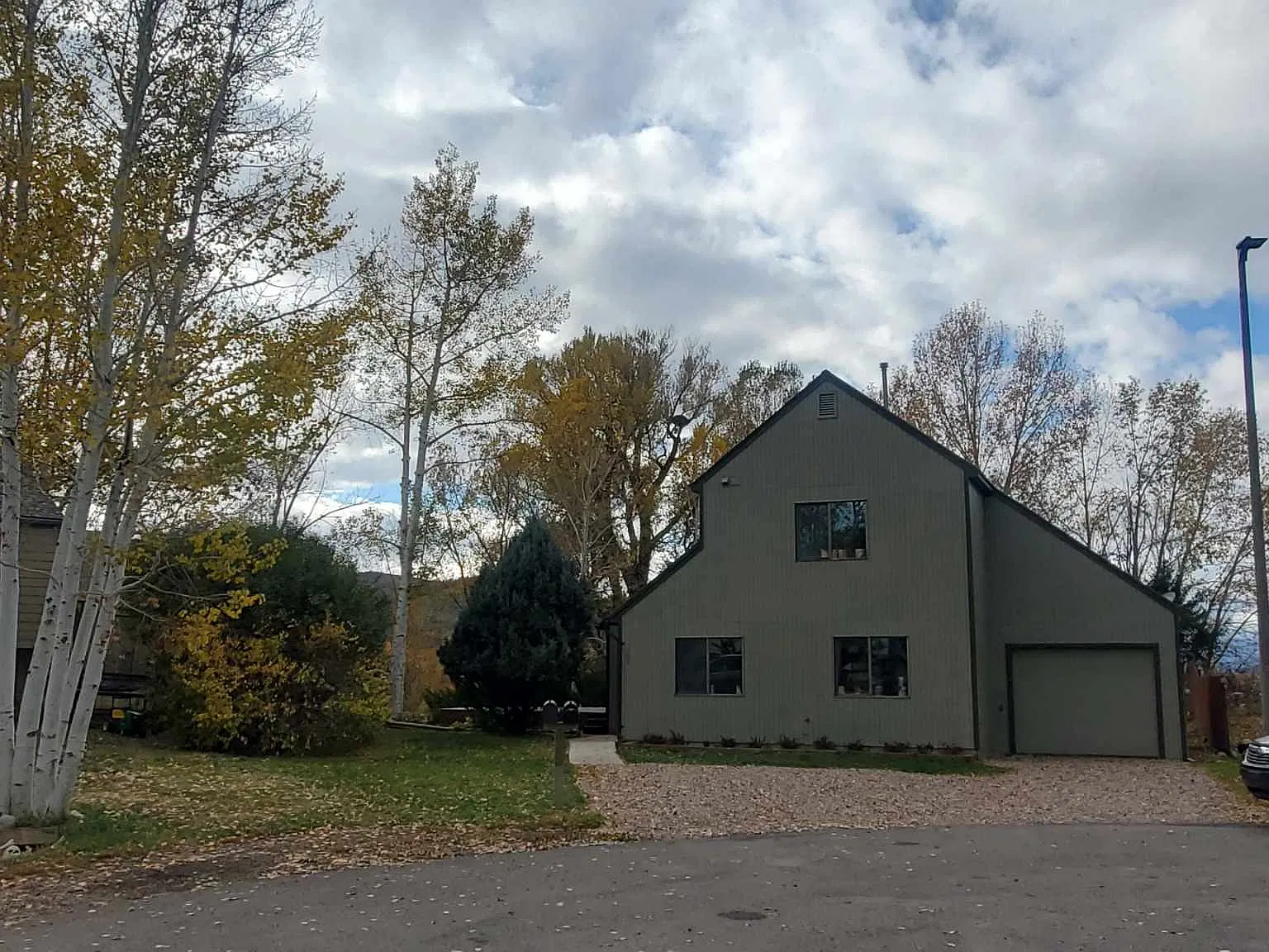 4 bed, 1656 sqft, $5,800 — Photo 2