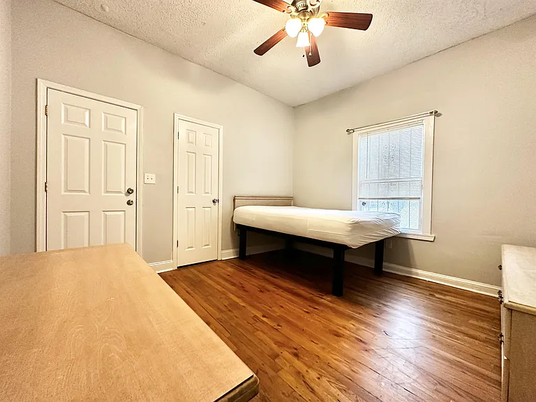 158 Walnut St SW — Photo 4