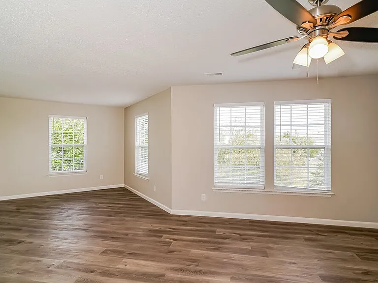 5609 Woodland Trace Blvd — Photo 4