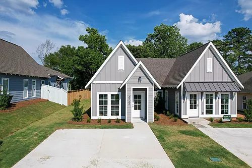 3232 Bradley Ln Photo 1