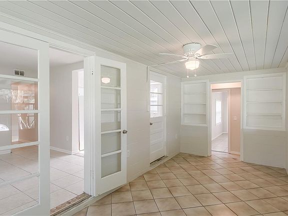 3rd image of 937 Kensington Dr