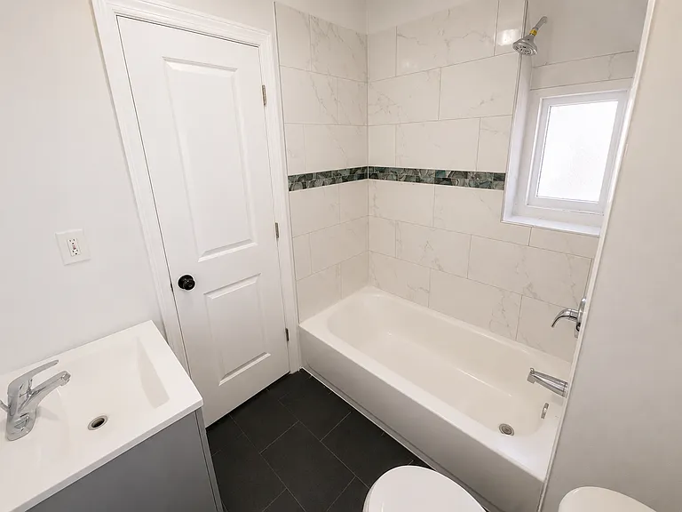 94 Rose Terrace — Photo 4
