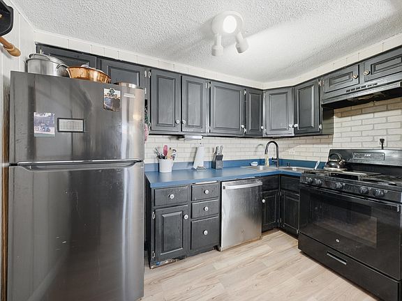 3rd image of 4200 W 90th St