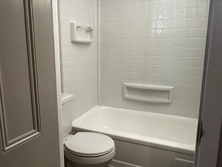 184 W Main St #1 — Photo 4