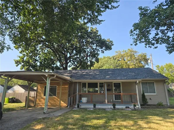 208 SW 5th St, Lees Summit, MO 64063