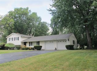 60 Colonnade Dr, Rochester, NY 14623