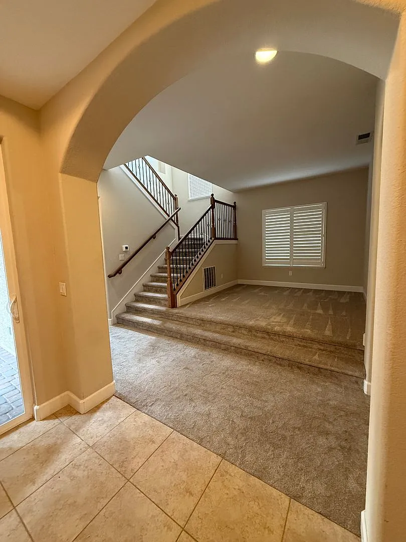 South Reno 3 Bed 4.5 Bath Home W/ Casita — Photo 3