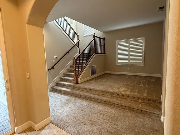 3rd image of 10850 Serratina Dr