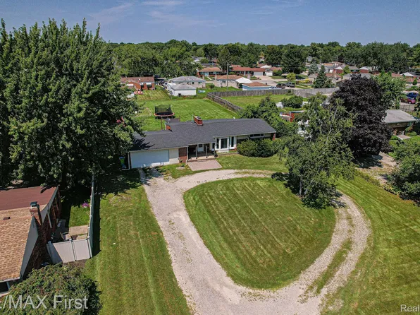 18173 Fifteen Mile Rd, Clinton Township, MI 48035