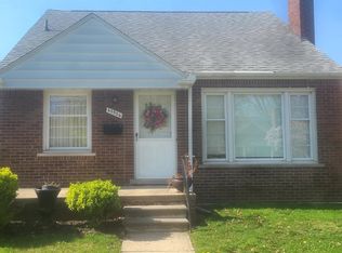 20506 Lochmoor St, Harper Woods, MI 48225