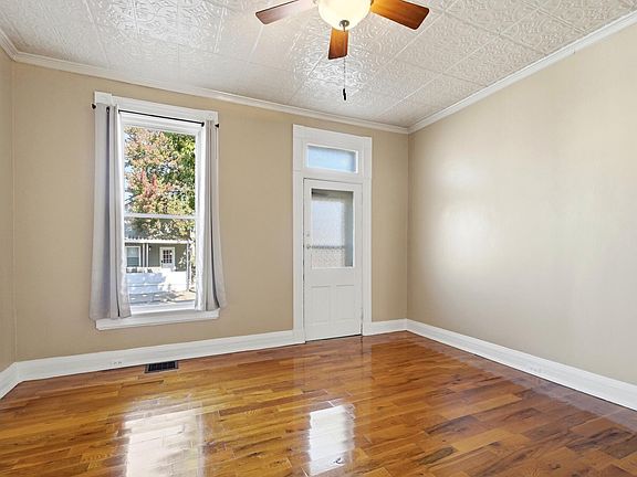2nd image of 424 Hodge St