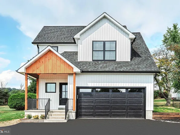 100 Claire Ave, Hellam, PA 17406