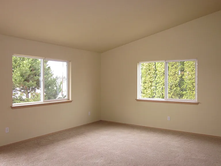 2114 SW Salmon Ave — Photo 2