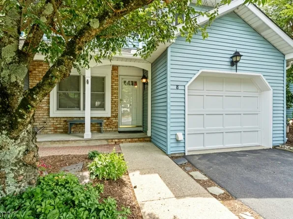 8 Carriage Ln, Sparta Twp., NJ 07871