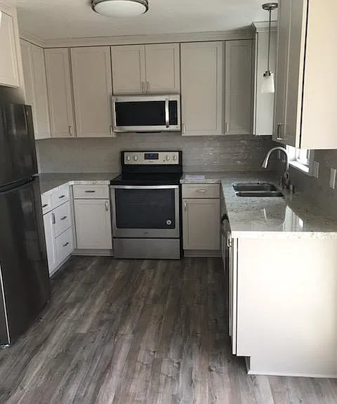 327 1st St W — Photo 3