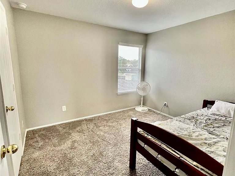 9610 Serenata Ct — Photo 19
