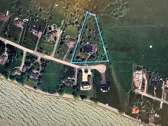 3rd image of 107 Nawautin Dr S