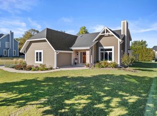 3812 W Jerelin Dr, Franklin, WI 53132