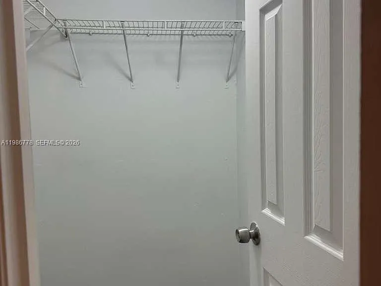 605 Ixoria Ave #15 — Photo 7