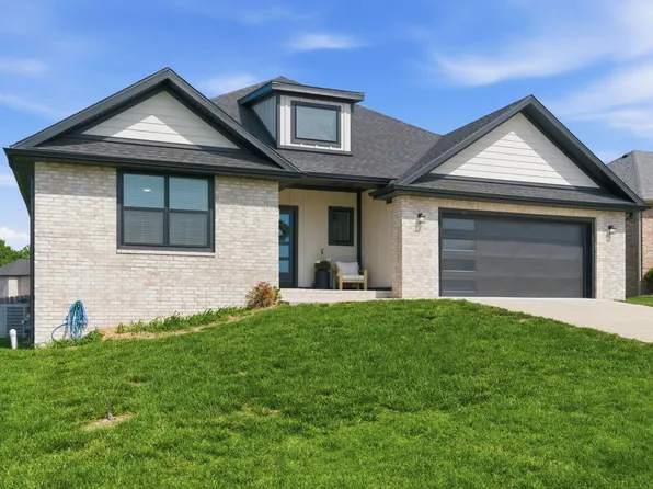 1365 W Gaslight Drive, Springfield, MO 65810