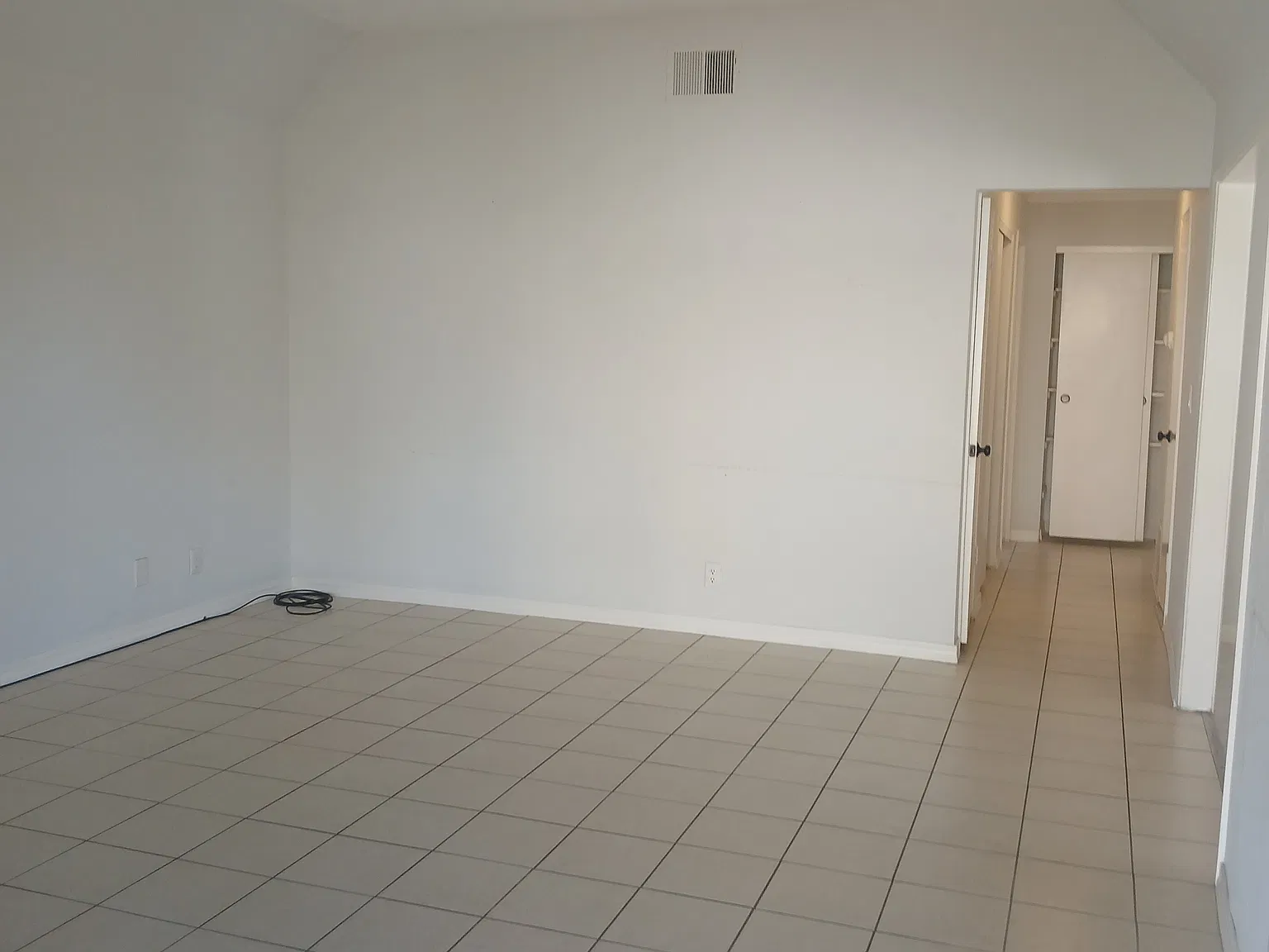 2451 Oliver Dr — Photo 4
