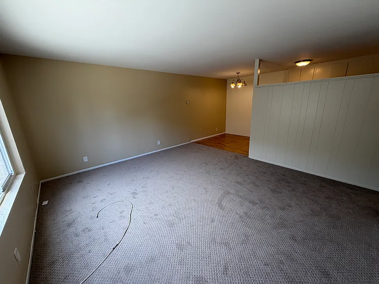 245 E. Market St. — Photo 16