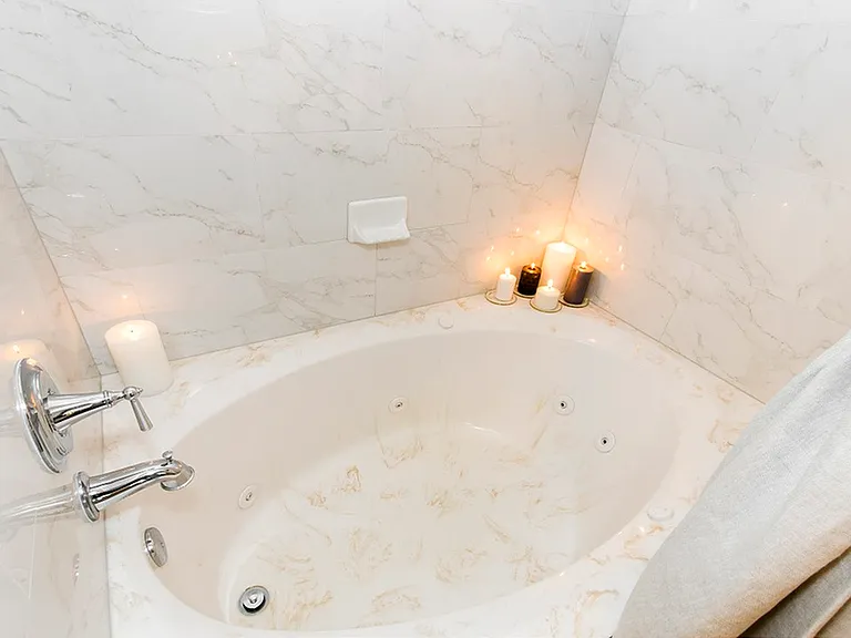 Floor Plan 5 Jetted Tub | Apartments Conroe TX | The Towers Woodland Floor Plan 5 Jetted Tub | Apartments Conroe TX | The Towers Woodland