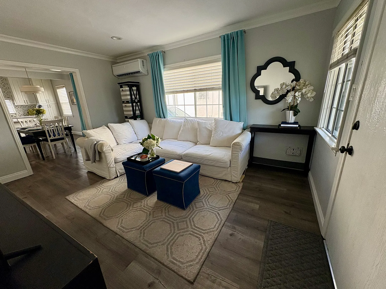 2 bed, 800 sqft, $3,300 — Photo 2