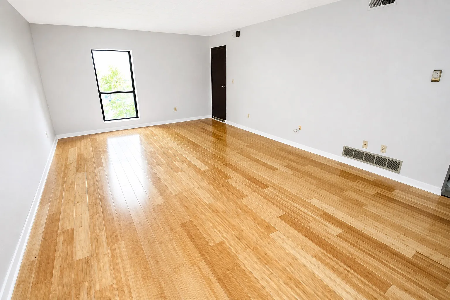 1 bed, $1,009 — Photo 3