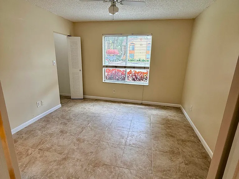 1142 Coral Club Dr #1142 — Photo 6