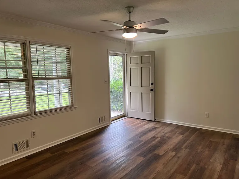 8505 Bells Ferry Rd — Photo 6