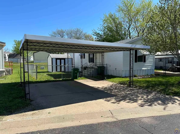 4638 SE South Village Pkwy, Topeka, KS 66609