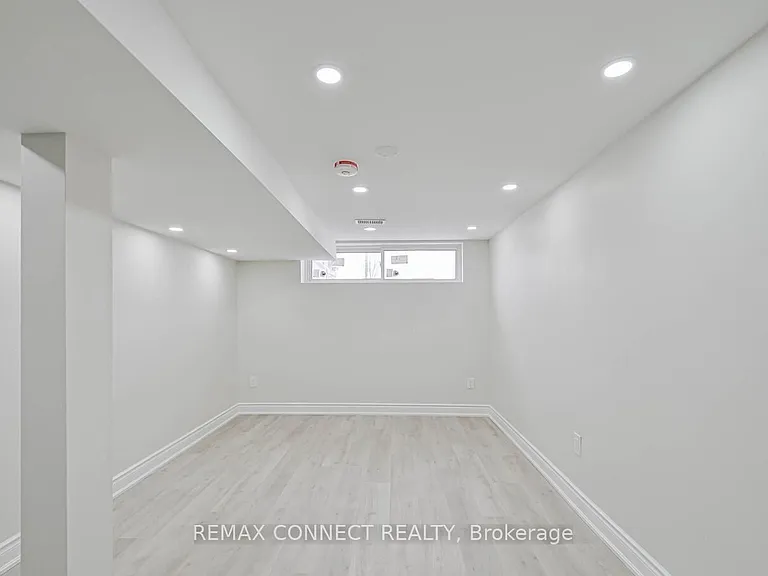 55 Taysham Cres #B — Photo 5