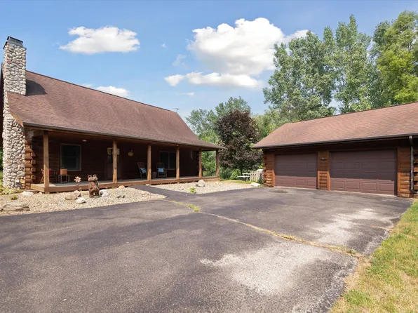 1130 N County Line Rd, Watervliet, MI 49098