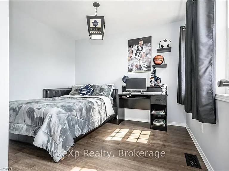 12 Griffiths Ave — Photo 7
