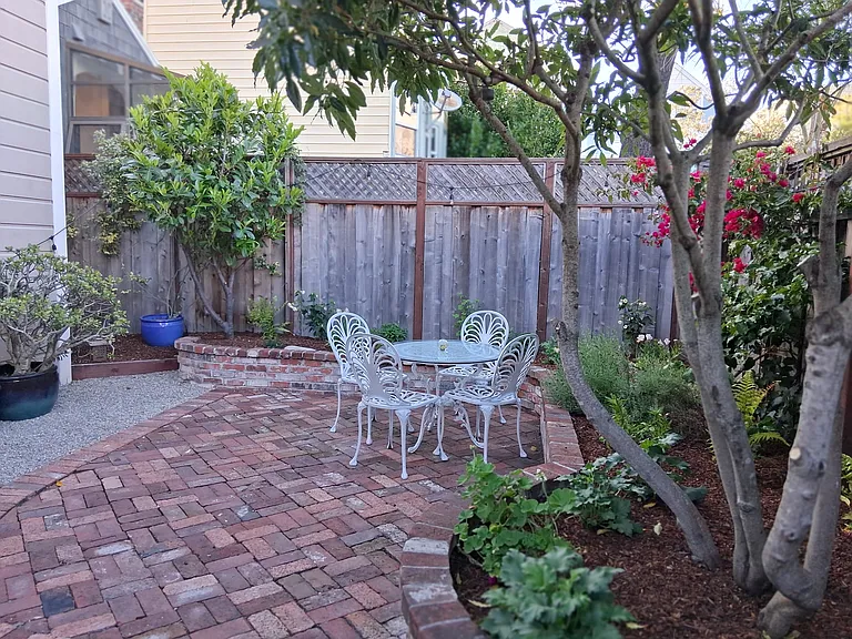 Backyard is shared with downstairs tenants (although they rarely use it).