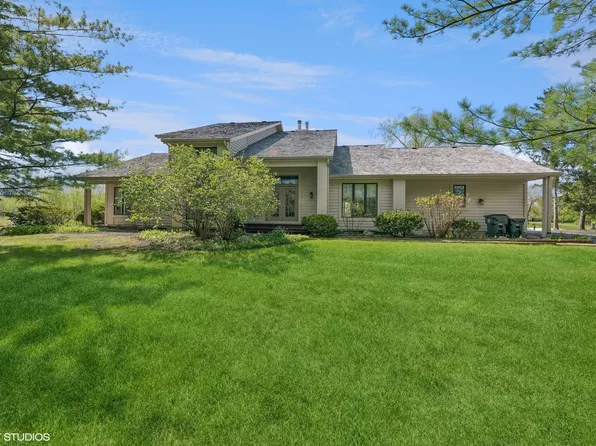 15020 King Dr, Libertyville, IL 60048
